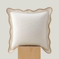 thumbnail image 1 of Funda de almohada con doble puntada festoneada, 100% algodón, 50 x 50 cm, color crema, 1 of 7