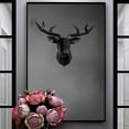 thumbnail image 2 of Cabeza de ciervo con astas colgantes, animal geométrico, montaje en pared, arte de pared, accesorios de arte Negro, 2 of 9