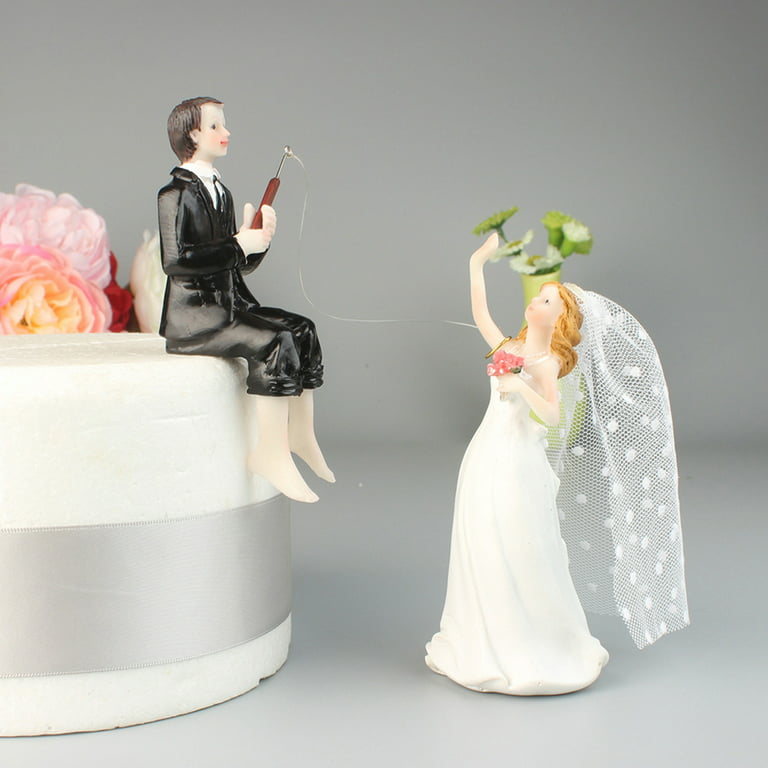 2pcs Couple Fishing Bride Groom Resin Romantic Cake Doll Catching Bride  Funny Engagement Wedding Cake Topper
