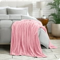 thumbnail image 4 of Manta de Felpa Bare Home Textura de Chevron Microfibra Difusa Suave y Afelpada Tamaño Twin/Twin XL Rosa Claro, 4 of 7