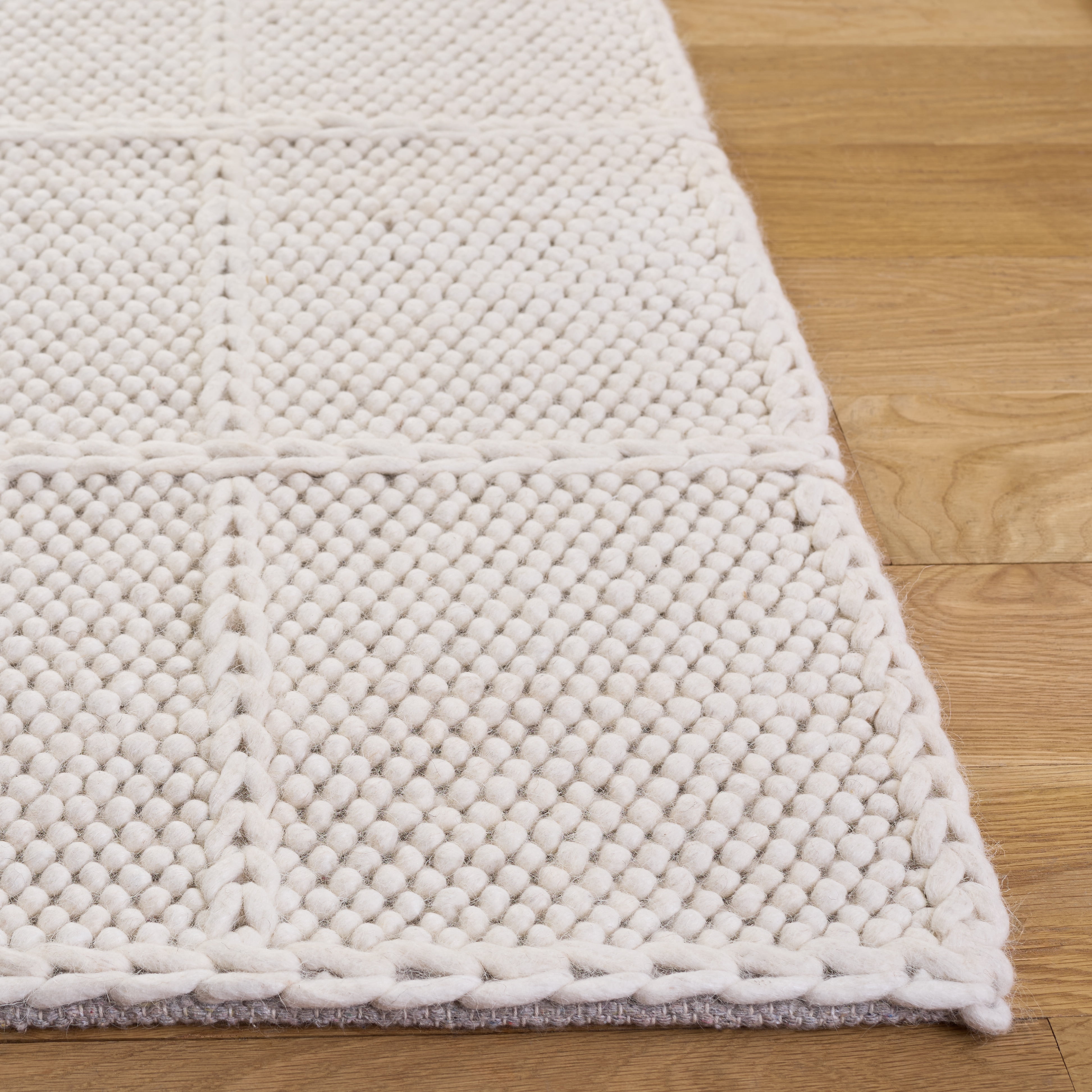 Safavieh Natura Taryn Geometric Area Rug, Ivory, 5' x 8'