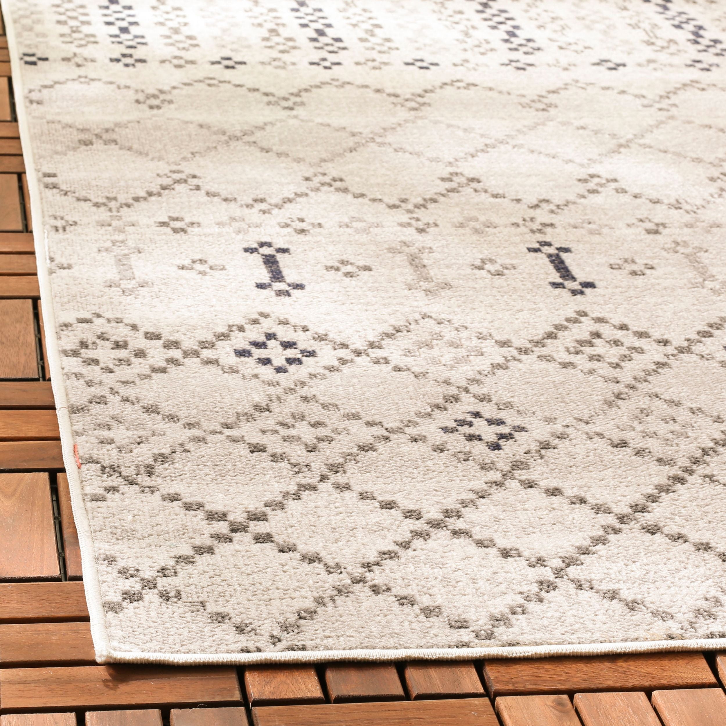 Safavieh  Montage Heidrun Indoor/ Outdoor Patio Backyard Rug 8' x 10' 8' x 10' Living Room, Bedroom, Dining Room