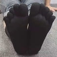 thumbnail image 1 of Calcetines de cinco dedos hasta la mitad de la pantorrilla de algodón y poliéster para hombre, calcetines de punta recta de color negro y gris para las cuatro estaciones, 1 of 5