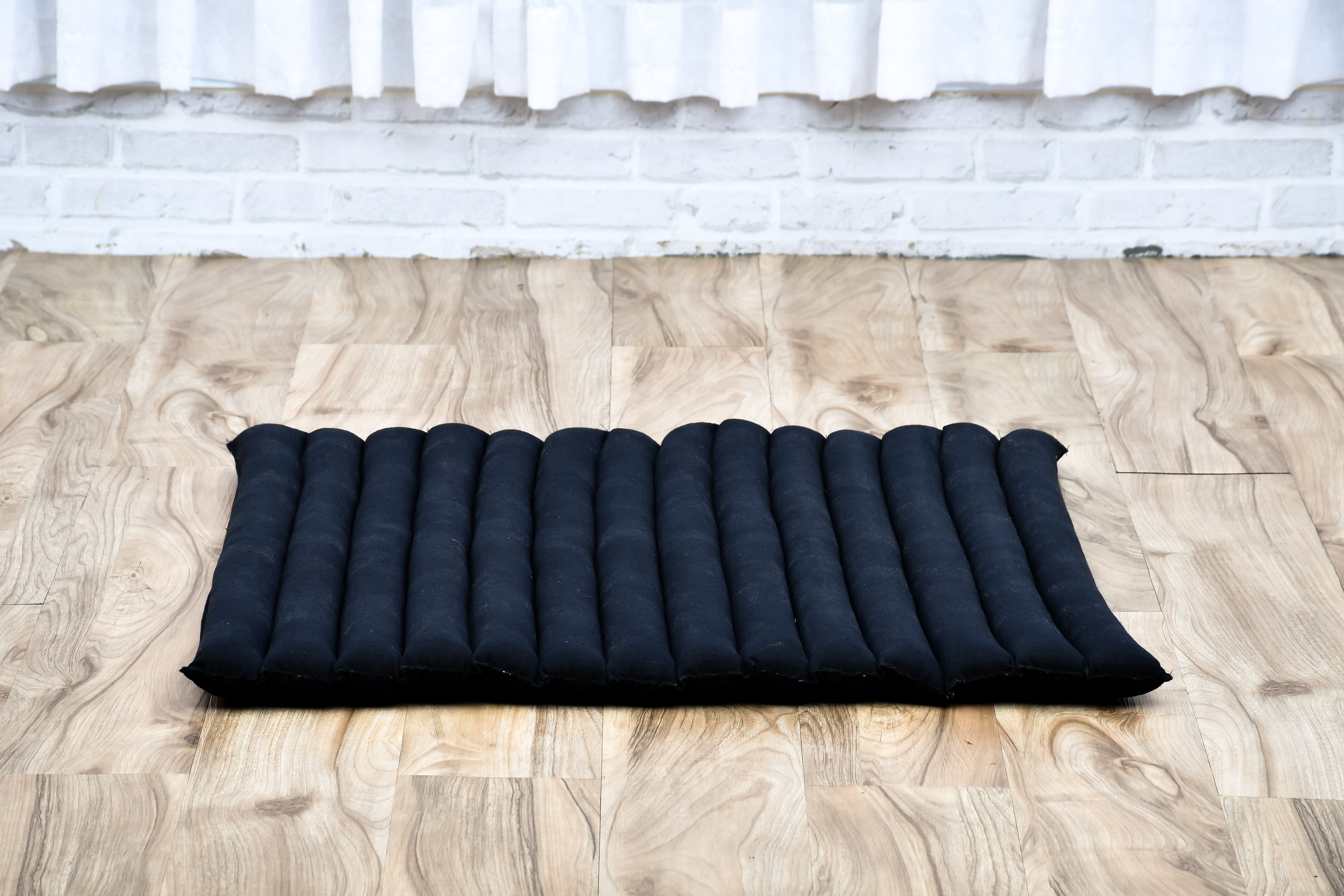 Leewadee Zabuton Seating Cushion – Square Floor Seat for Meditation Exercises, Light Yoga Mat Filled with Kapok, 28 x 28 inches, Black