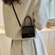 thumbnail image 5 of Bolso de un solo hombro, bolso clásico de piel sintética, bolso de mano, adecuado para damas, citas diarias, negro, 5 of 5