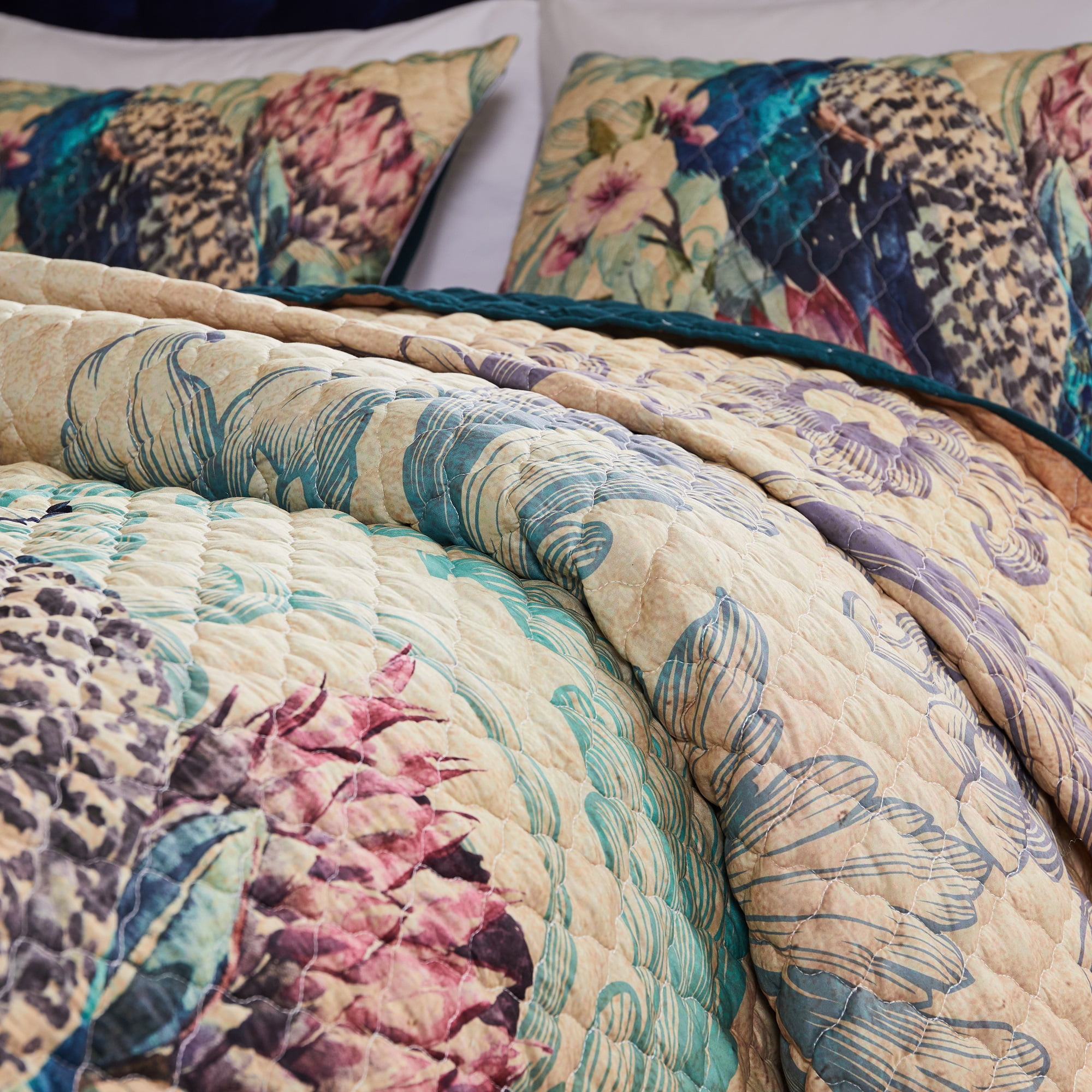 Barefoot Bungalow Boho Peacock Eden Lightweight Quilt Set, For Teens and Adults, 3-Piece King/Cal King
