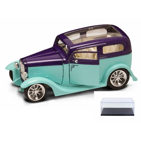- Diecast Car & Display Case Package - 1931 Ford Model A Sedan, Light Green - Road Signature 92848 - 1/18 Scale Diecast Model Toy Car w/Display Case