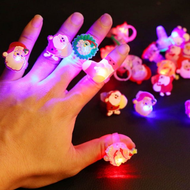 30PCS Christmas LED Juguetes Collares Anillos, Favores de Fiesta de Navidad para Niños Iluminan Regalo de Navidad Anillos Flash Collares Brillan en la Darkness para Rellenos de Calcetín de Navidad