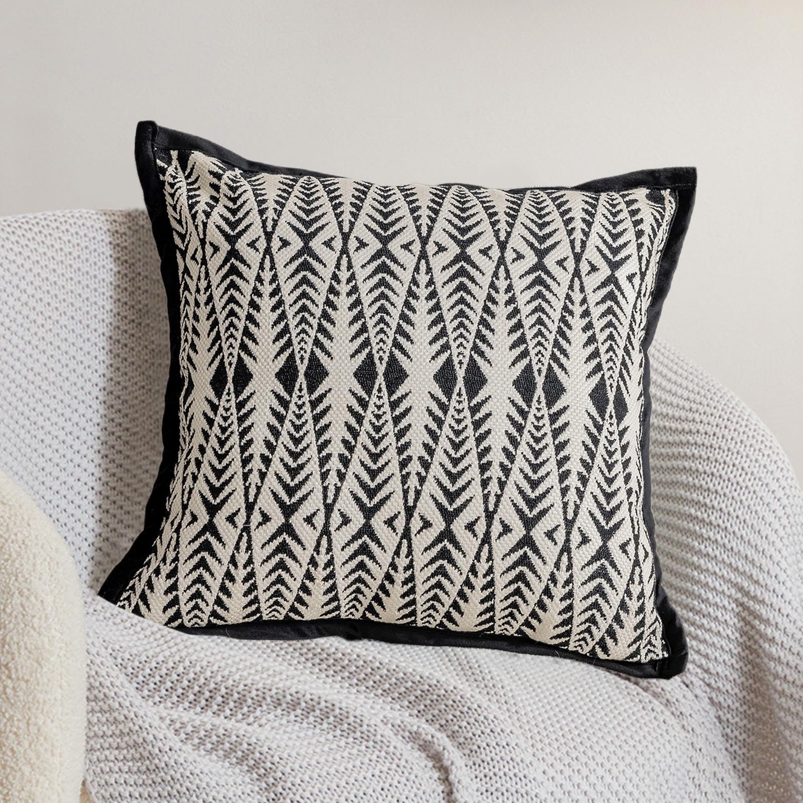 PureCasa Polyester Throw Pillow for Bed Sofa Couch, Household Throw Cushions Decorative Pillows for Indoor Outdoor, Modern Simple Style Home Decor for Living Room Bedroom, 18"x18", 1PC, B