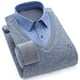 thumbnail image 4 of Suéter de cuello de camisa de manga larga de dos piezas falso acolchado de terciopelo para hombre, suéter casual cálido, otoño e invierno, 4 of 5