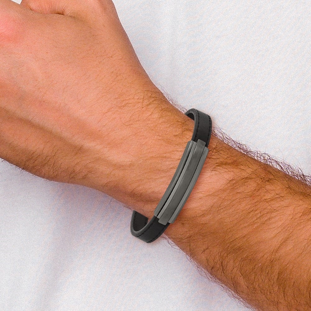 Diamond2Deal Stainless Steel Brushed and Polished Gun Metal IP-Plated Black Rubber Bracelet for Men 8.5"
