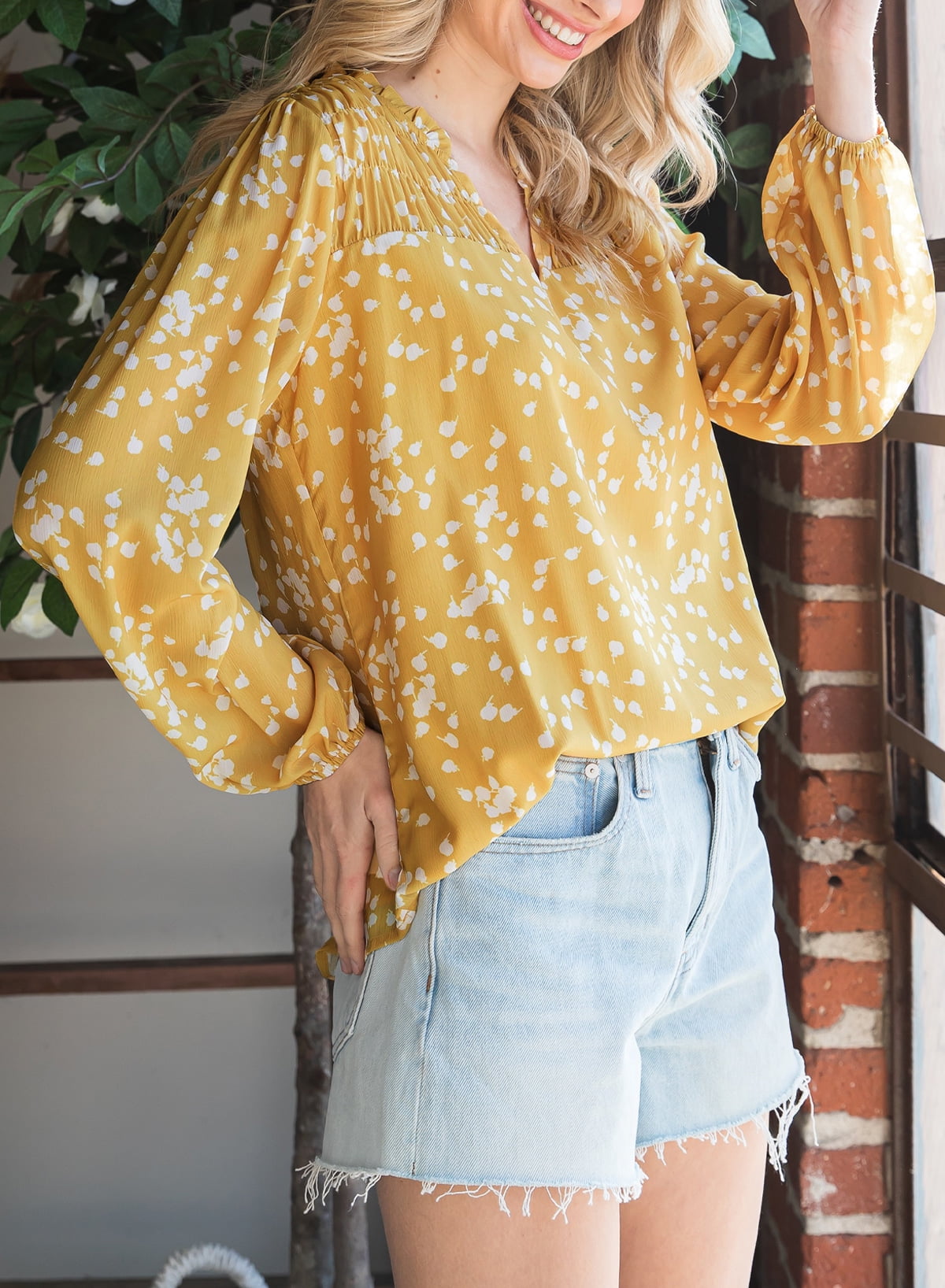 Blouses for Women Long Sleeve V Neck Smocked Tops Casual Boho Floral Print Chiffon Blouse Shirts Yellow M