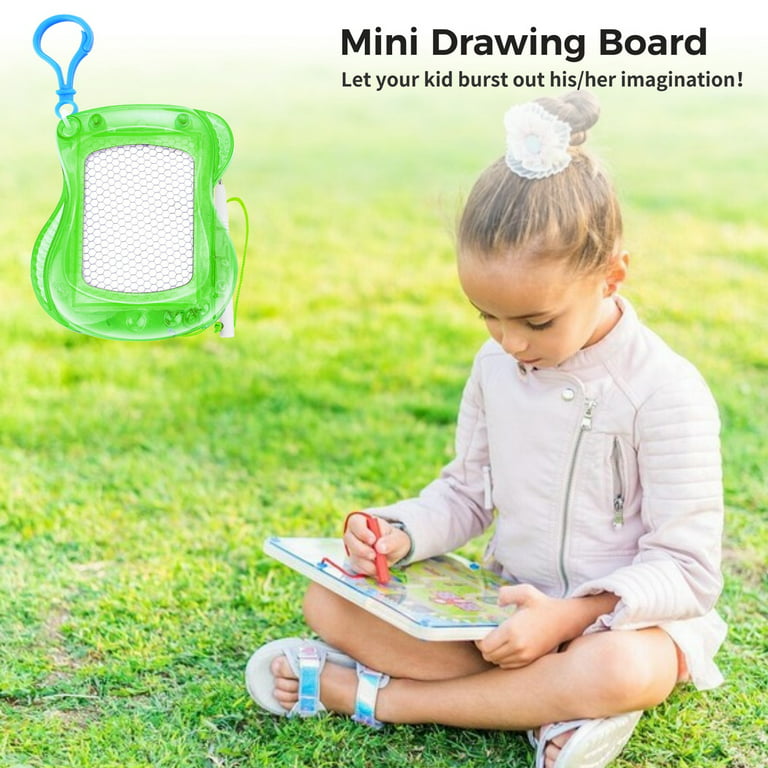 Mini Drawing Board, 8 Pcs Small Magnetic Doodle Board for Kids, Portable  Backpack Keychain Doddle Board with Pen, Kid Sketch,Random Color 
