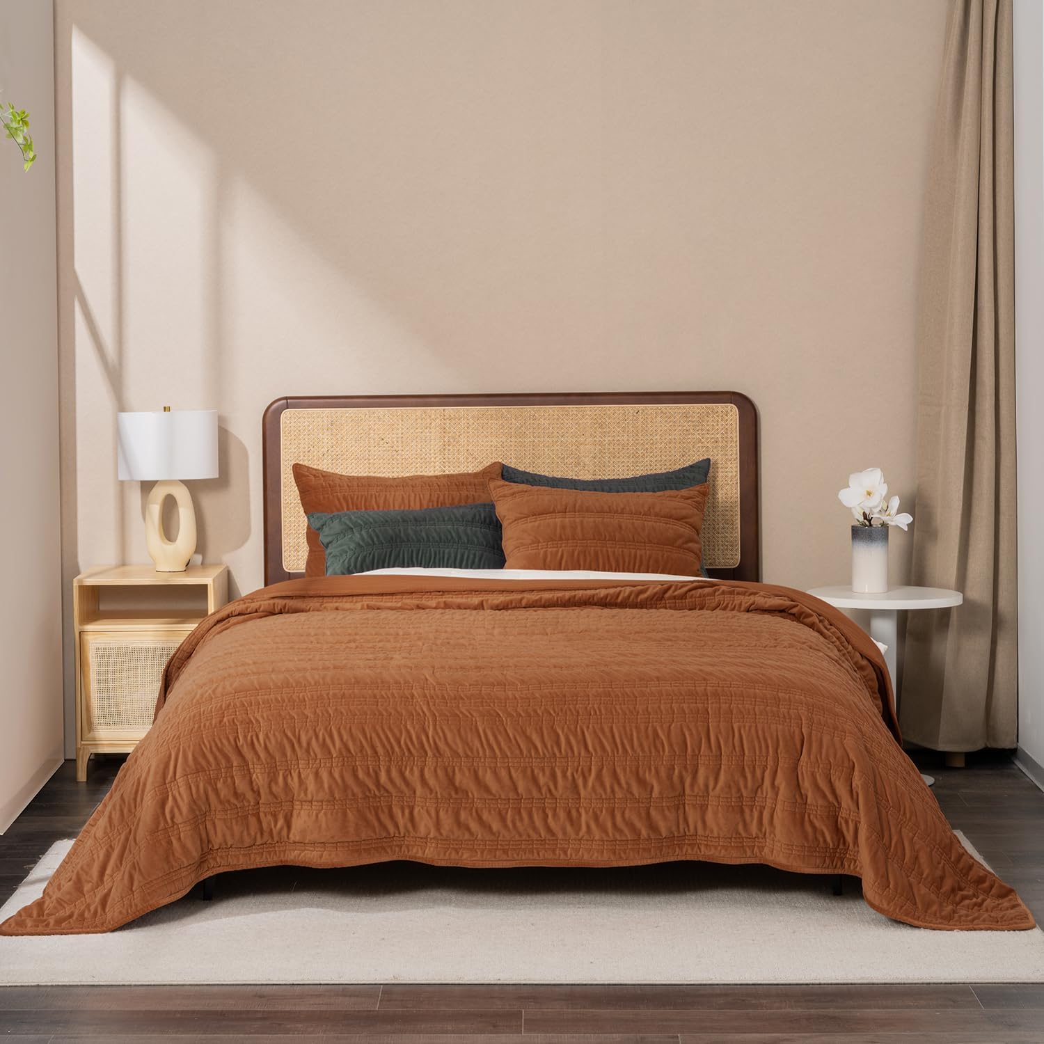 EVERGRACE Velvet Quilt Queen Size, Luxury Velvet Bedding Set, Ultra Soft Ruched Quilt Sets, Lightweight Comforter Vintage Textured Bedspread Coverlet with 2 Shams for All Season, Burnt Orange
