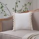 thumbnail image 1 of Funda de cojín decorativa beige con borlas | Funda de cojín cuadrada de poliéster de 45 x 45 cm para sofá, silla, cama o coche | Sin relleno | Cierre de cremallera fácil para decoración del hogar, 1 of 6
