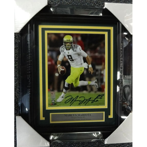 Marcus Mariota Autographed Framed 8x10 Photo Oregon Ducks MM Holo 89822