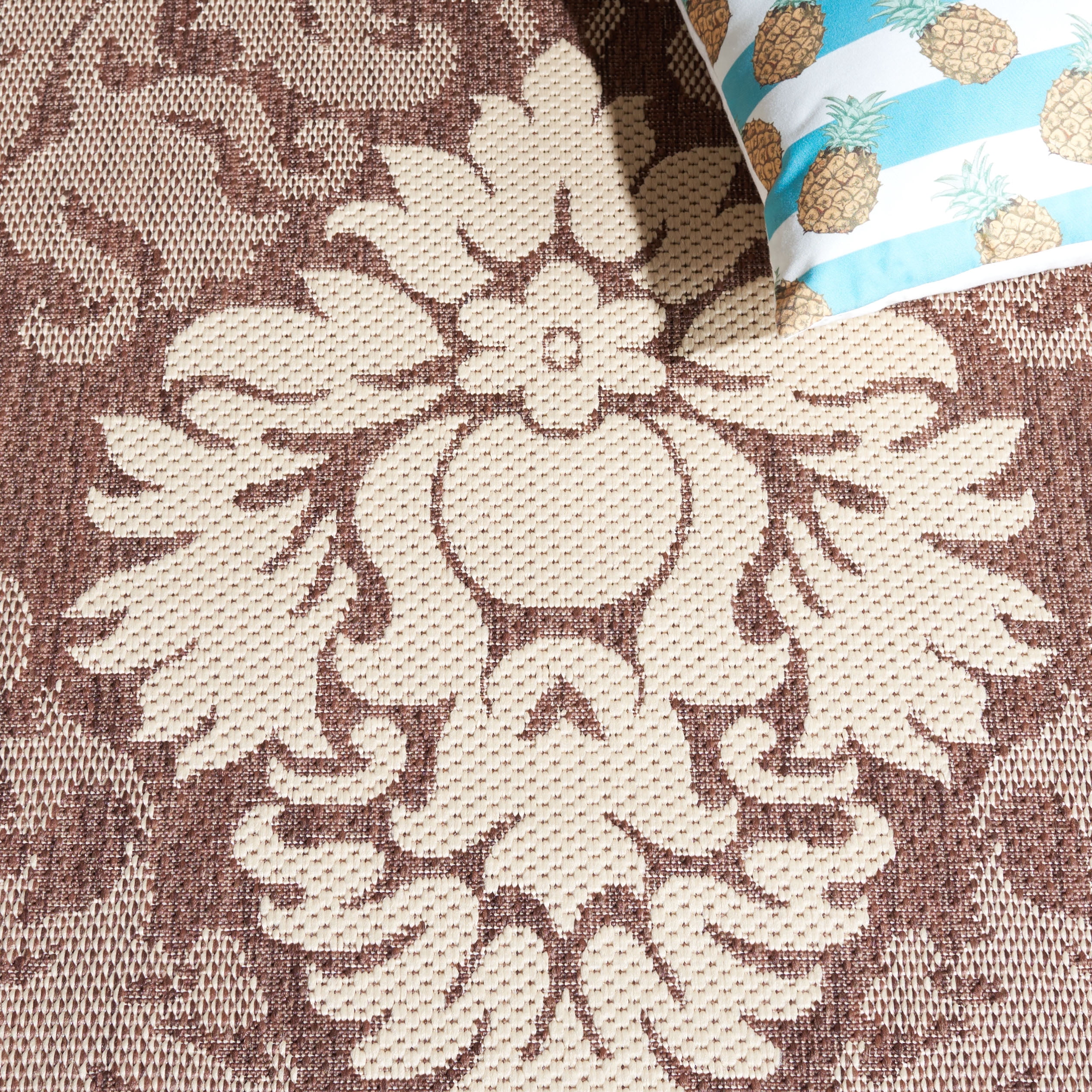 Safavieh Courtyard Jessie Damask Indoor/Outdoor Area Rug, Chocolate/Natural, 5'3" x 5'3" Round