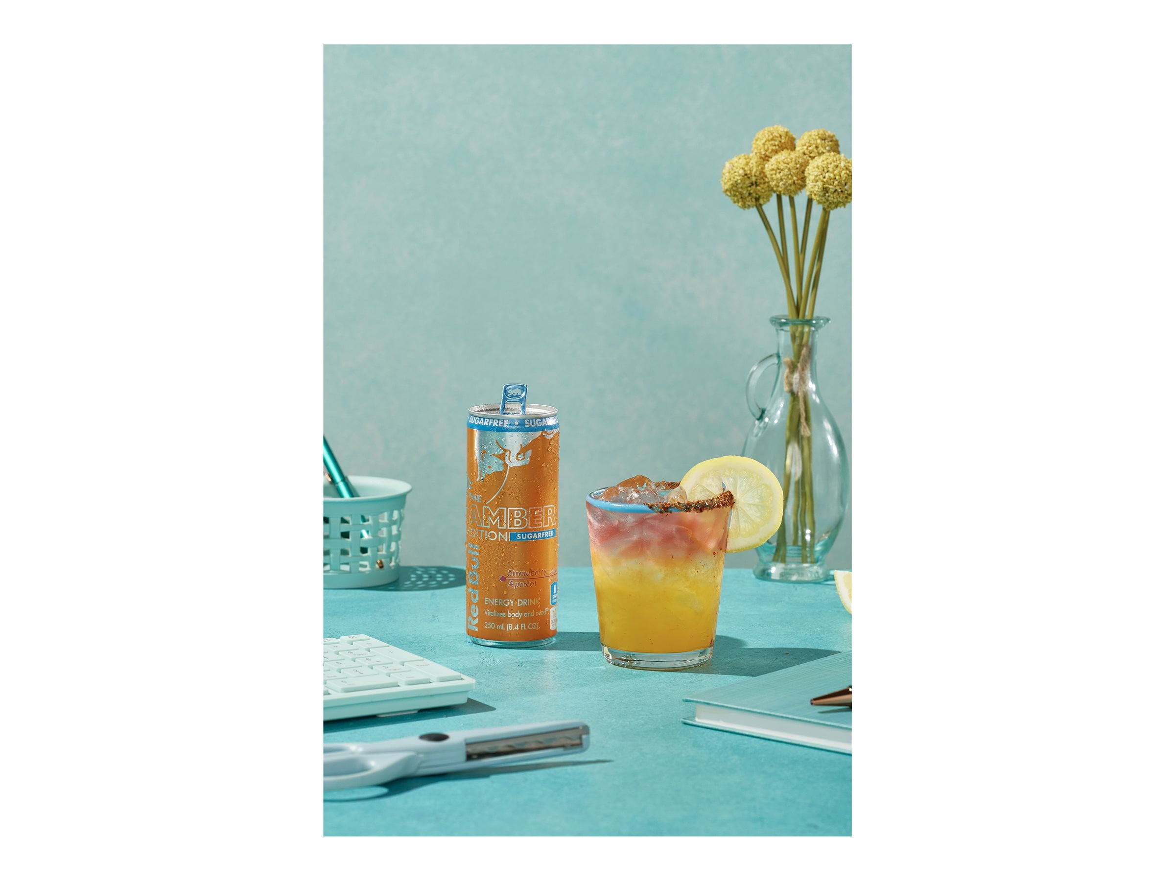 Red Bull Amber Edition Strawberry and Apricot - Energy drink - Fat: 0 % - 8.5 fl.oz - pack of 24