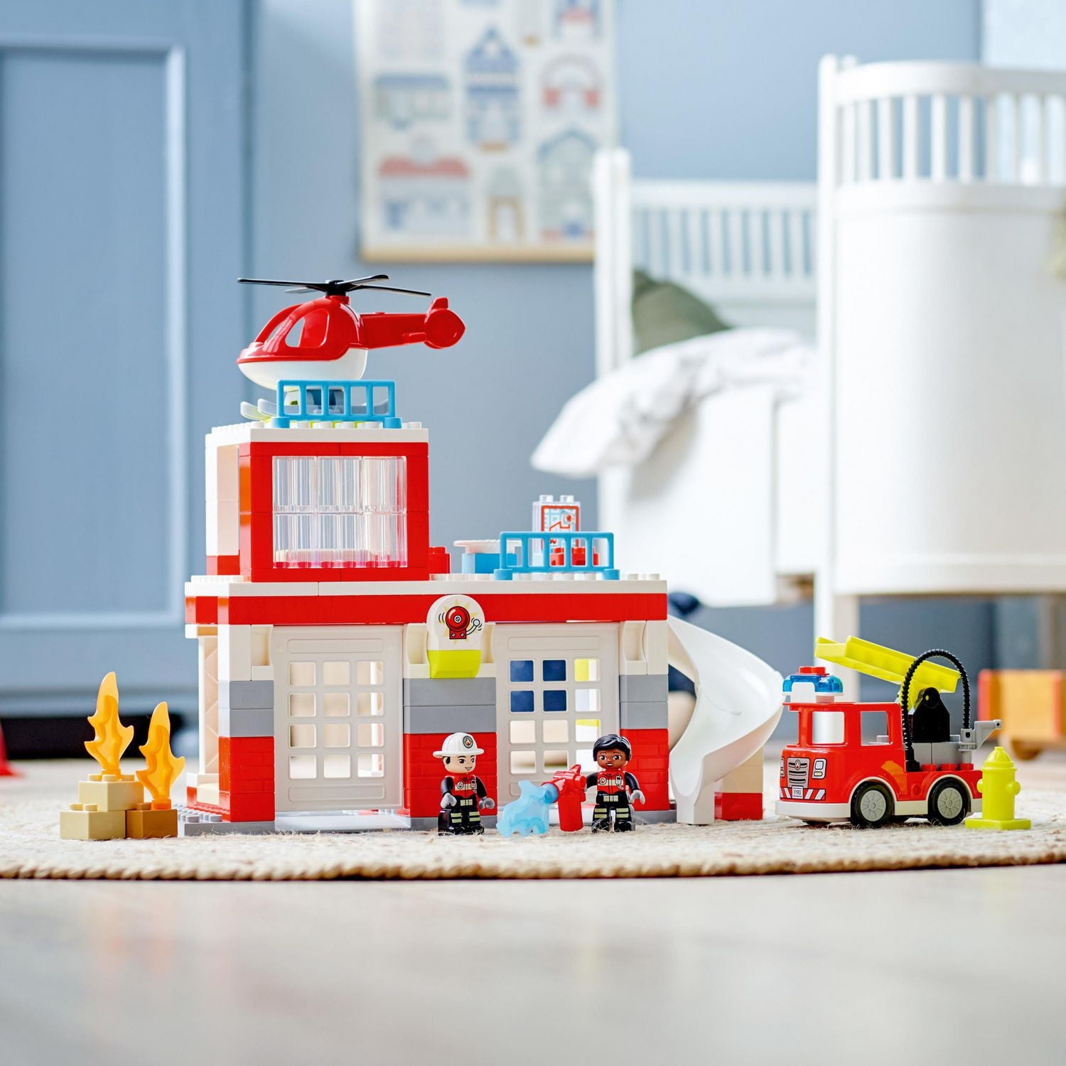 LEGO DUPLO La caserne de pompiers et l’hélicoptère de secours 10970 Jeu de construction (117 pièces)