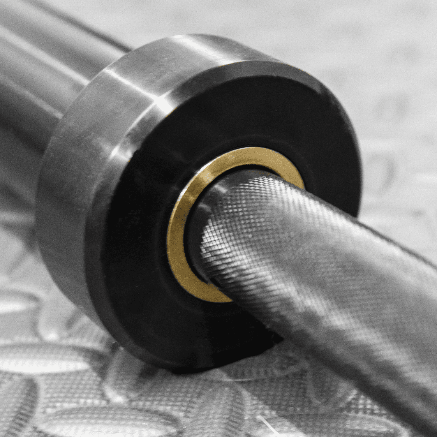 NEXO Fitness Essential Barbell - Olympic Black Chrome 20KG Bar with 2 Inch Sleeves
