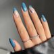 thumbnail image 1 of Juego de 24 uñas postizas yuxing longitud media acabado brillante almendra francesa azul blanco, 1 of 5