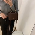 thumbnail image 3 of Mujeres Retro Clásico Pu Pequeño Bolso Cuadrado Correa Ajustable Crossbody Bolsos (Marrón), 3 of 4