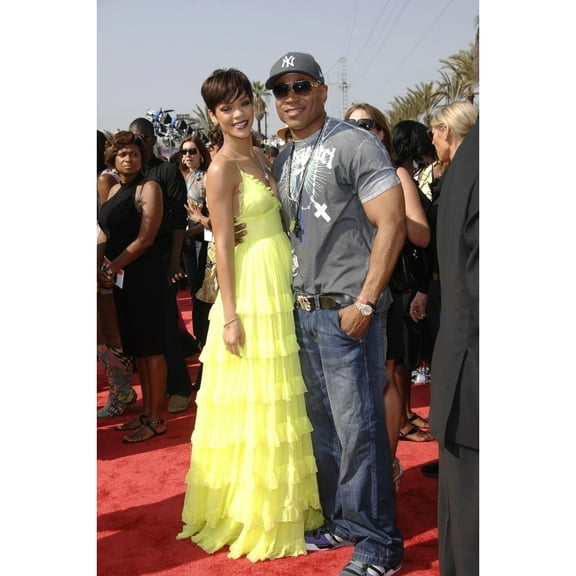 Rihanna Ll Cool J At Arrivals For Bet Awards 2008 Shrine Auditorium Los Angeles