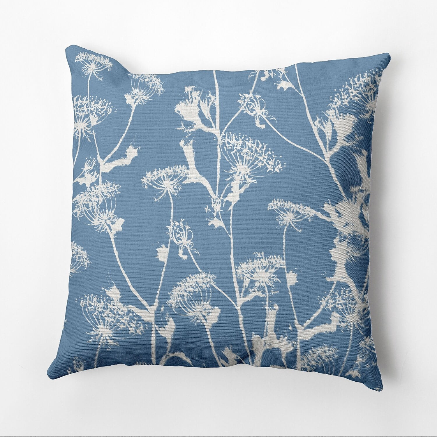 Simply Daisy Windy Blossom Outdoor Pillow, Green/White, 20 in x 20 in