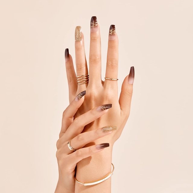 Uñas de diseño Glam en gel con dedos dorados (GD18)