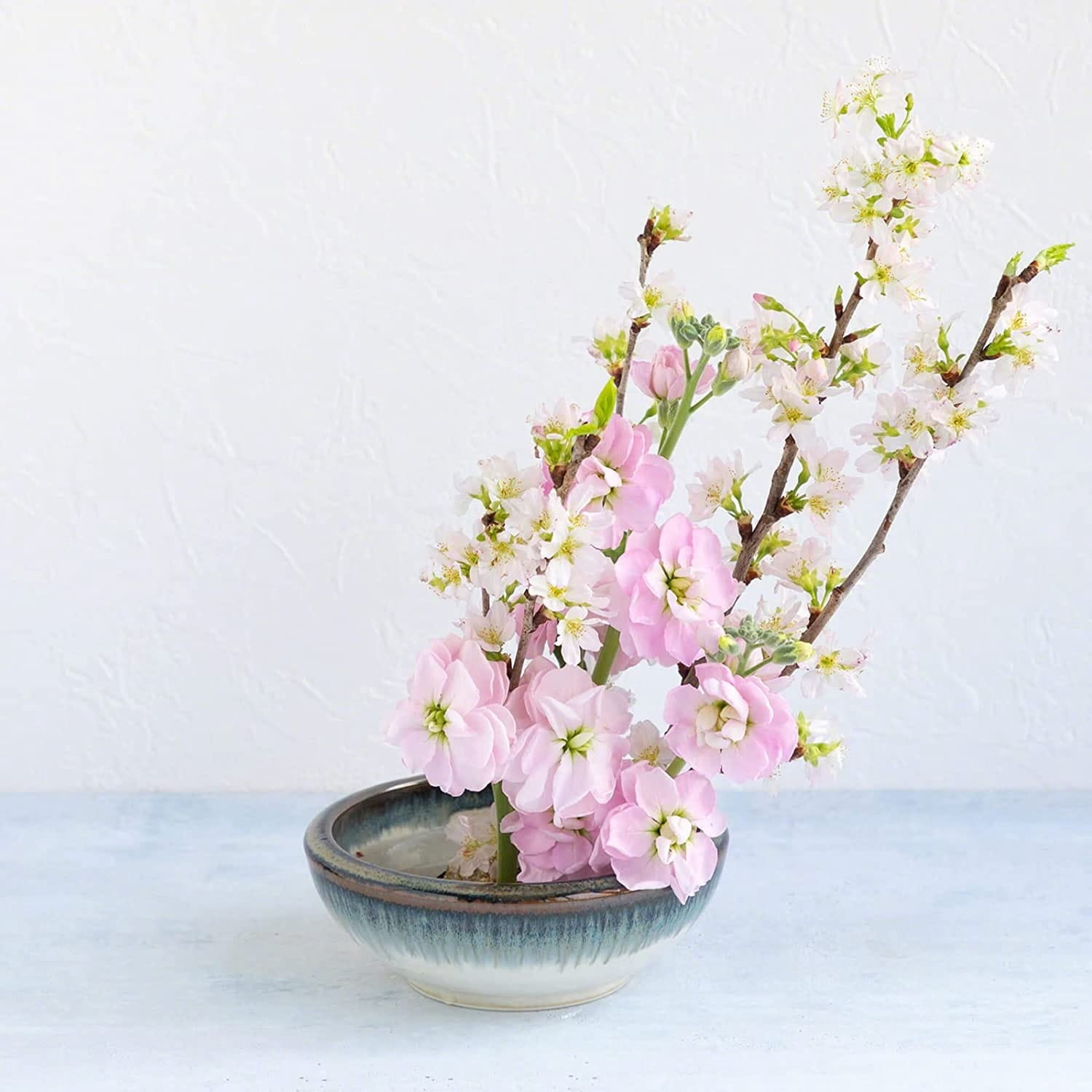 Wazakura Minoyaki Japanese Ikebana Essential Tool Kit with White & Blue Kenzan + 2" Brass Kenzan