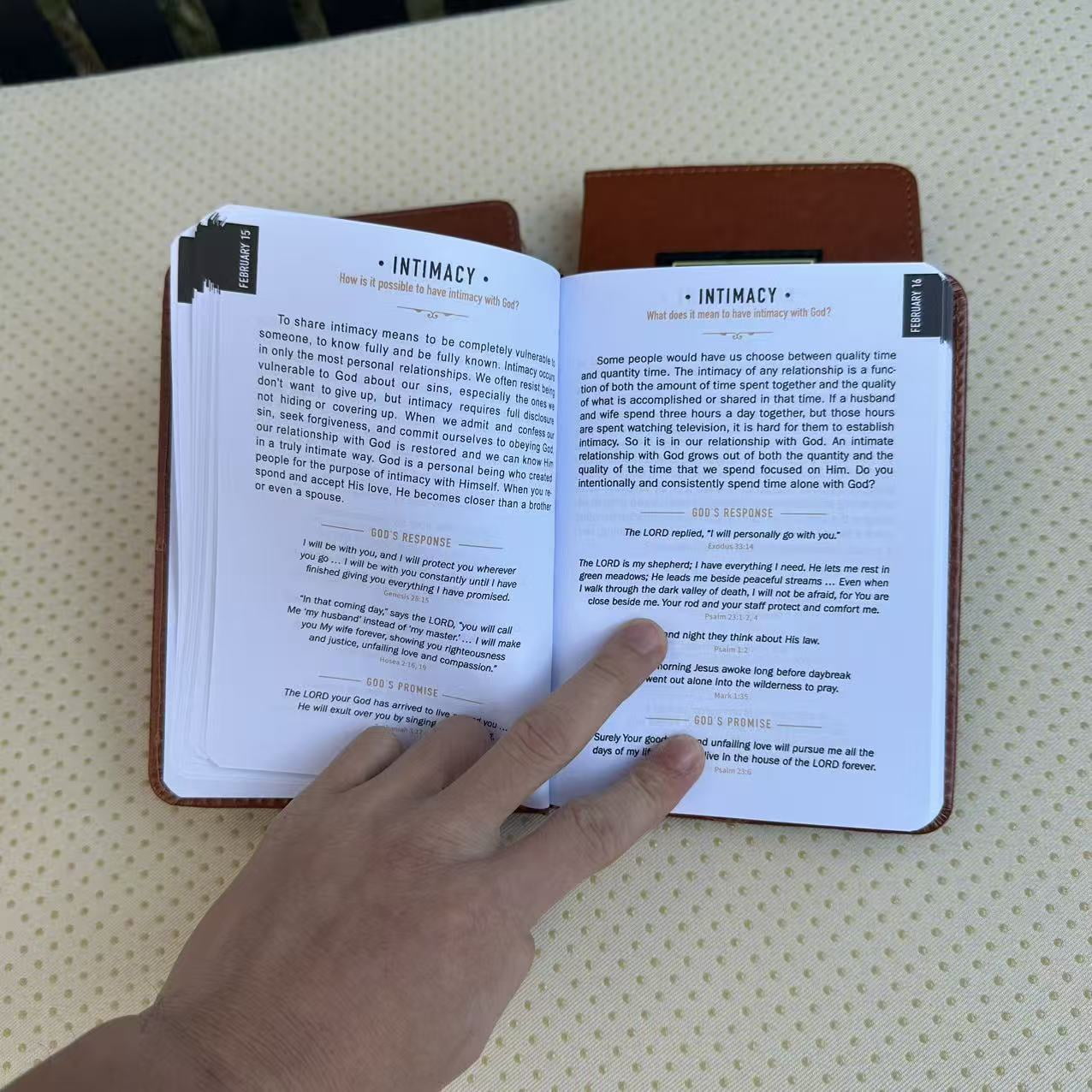 2PC One Minute With God for Men 2026, 365 Days Daily Devotional Books My Daily Devotional Prayer Journal Faux Leather Bible Knowledge Books