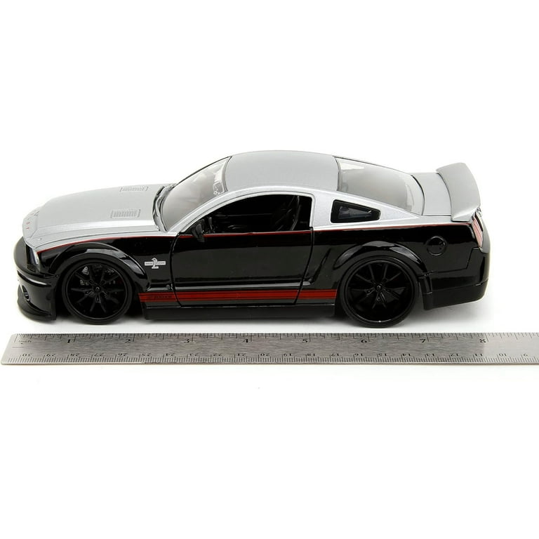 Big Time Muscle 1:24 2008 Ford Shelby GT-500KR Die-Cast Car