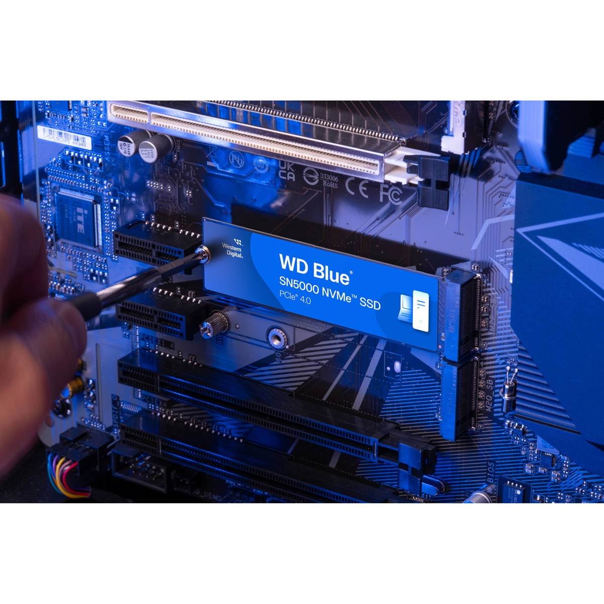 内蔵型SSD WD Blue SN5000 4TB NVMe SSD M.2 2280 Amazon.com: Western Digital 4TB WD Blue SN5000 NVMe Internal