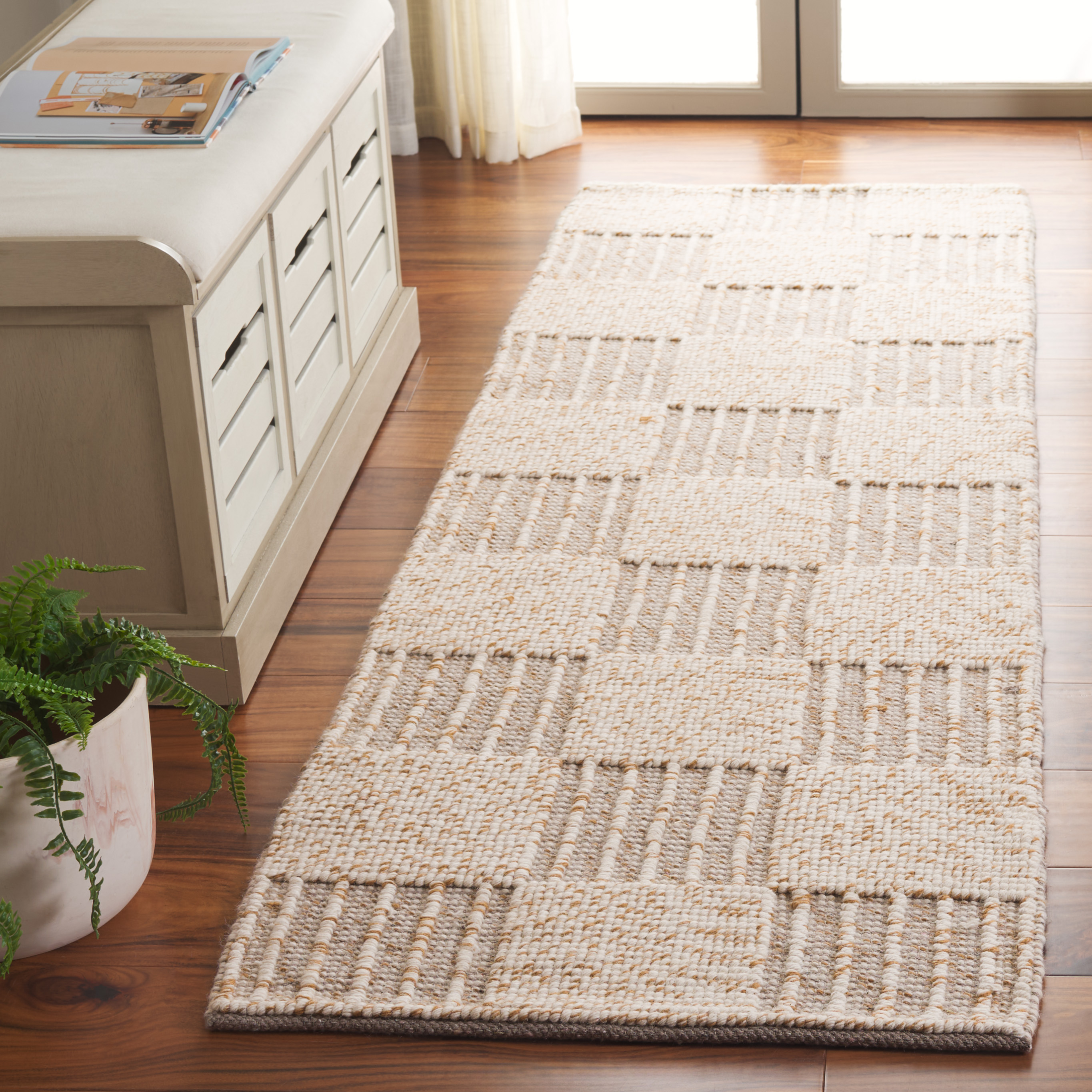 SAFAVIEH Natura Jannah Geometric Runner Rug, Brown/Ivory, 2'3" x 8'