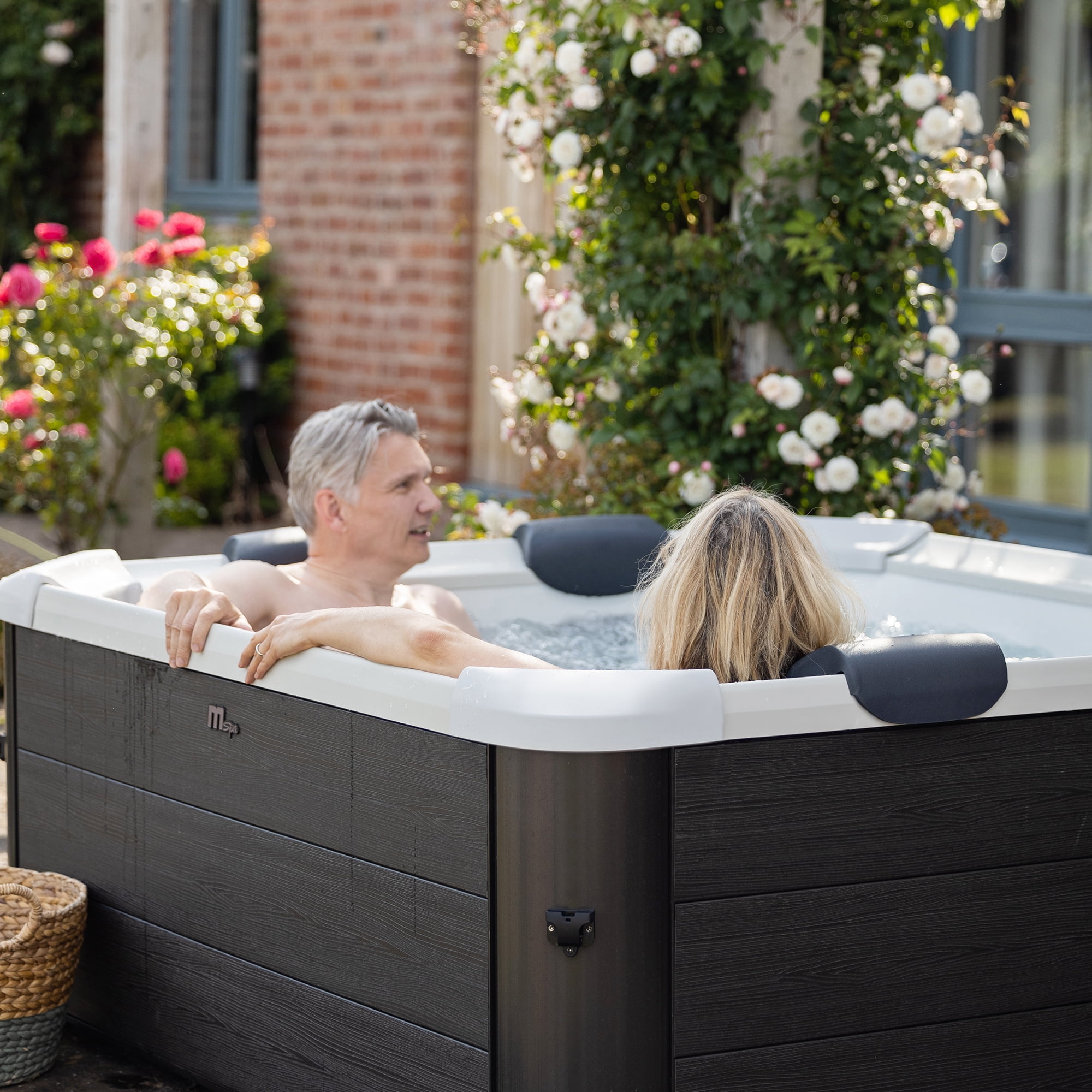 MSpa Bubble Spa w/Hard Outer, Soft Interior, & Energy Efficient Cover, Oslo