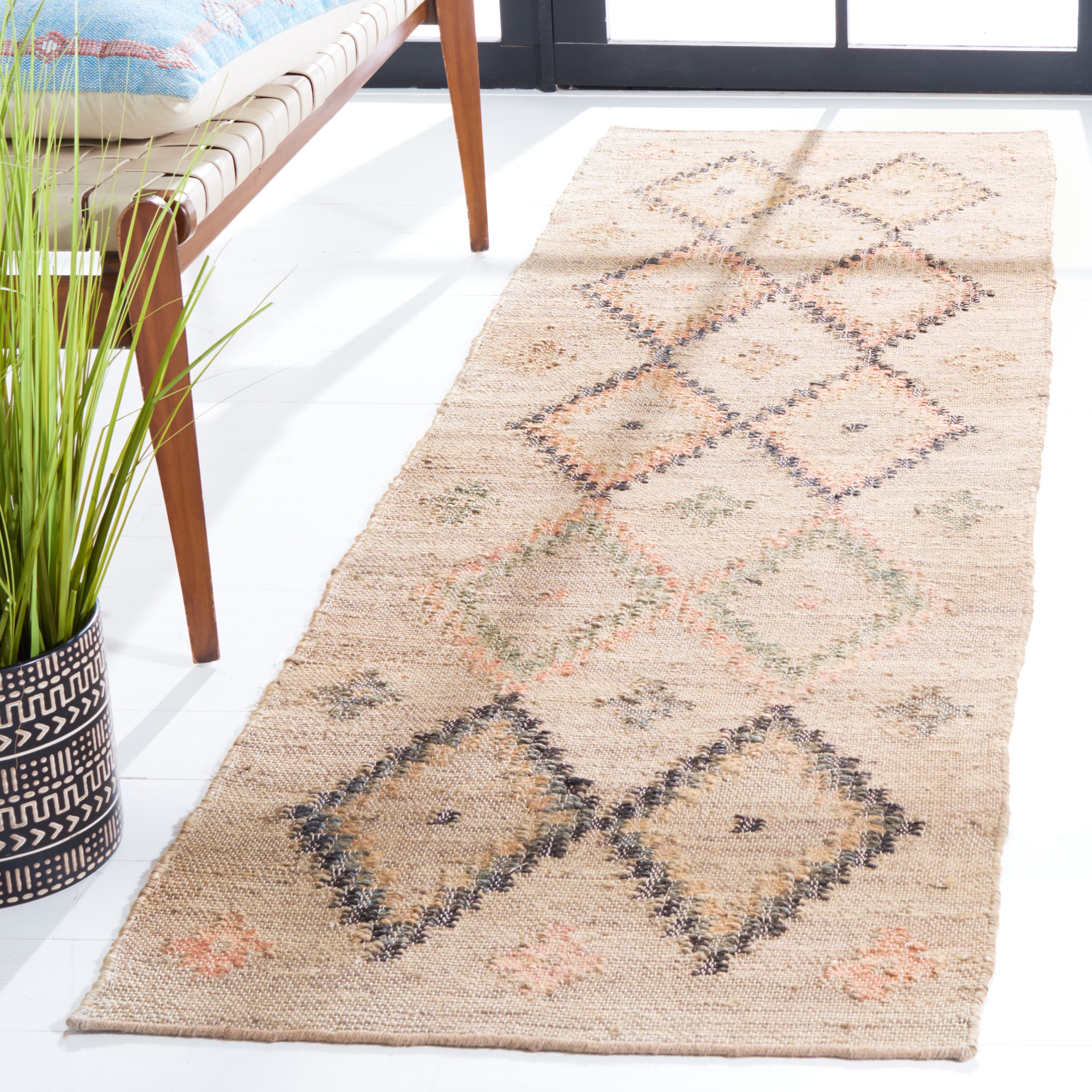 SAFAVIEH Kilim Mendoza Geometric Runner Rug, Beige/Gold, 2'3" x 7'