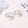 thumbnail image 4 of Anillo con letras creativas, sencillo y combinable, de estilo europeo y americano, con diamantes y apertura con 26 letras inglesas, anillo ajustable, 4 of 6