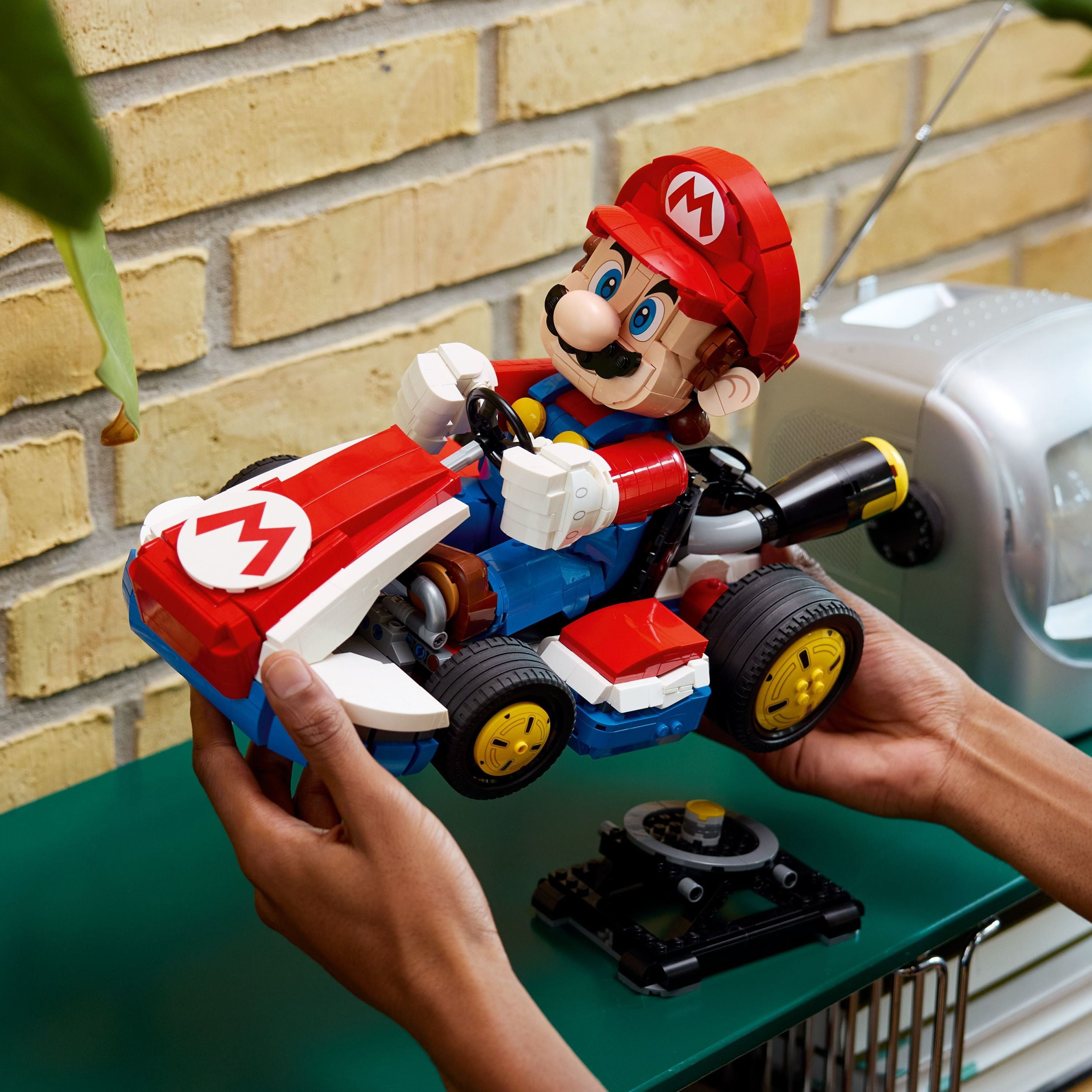 LEGO Super Mario : Mario Kart : Mario et Kart Standard, Modèle à Collectionner 72037