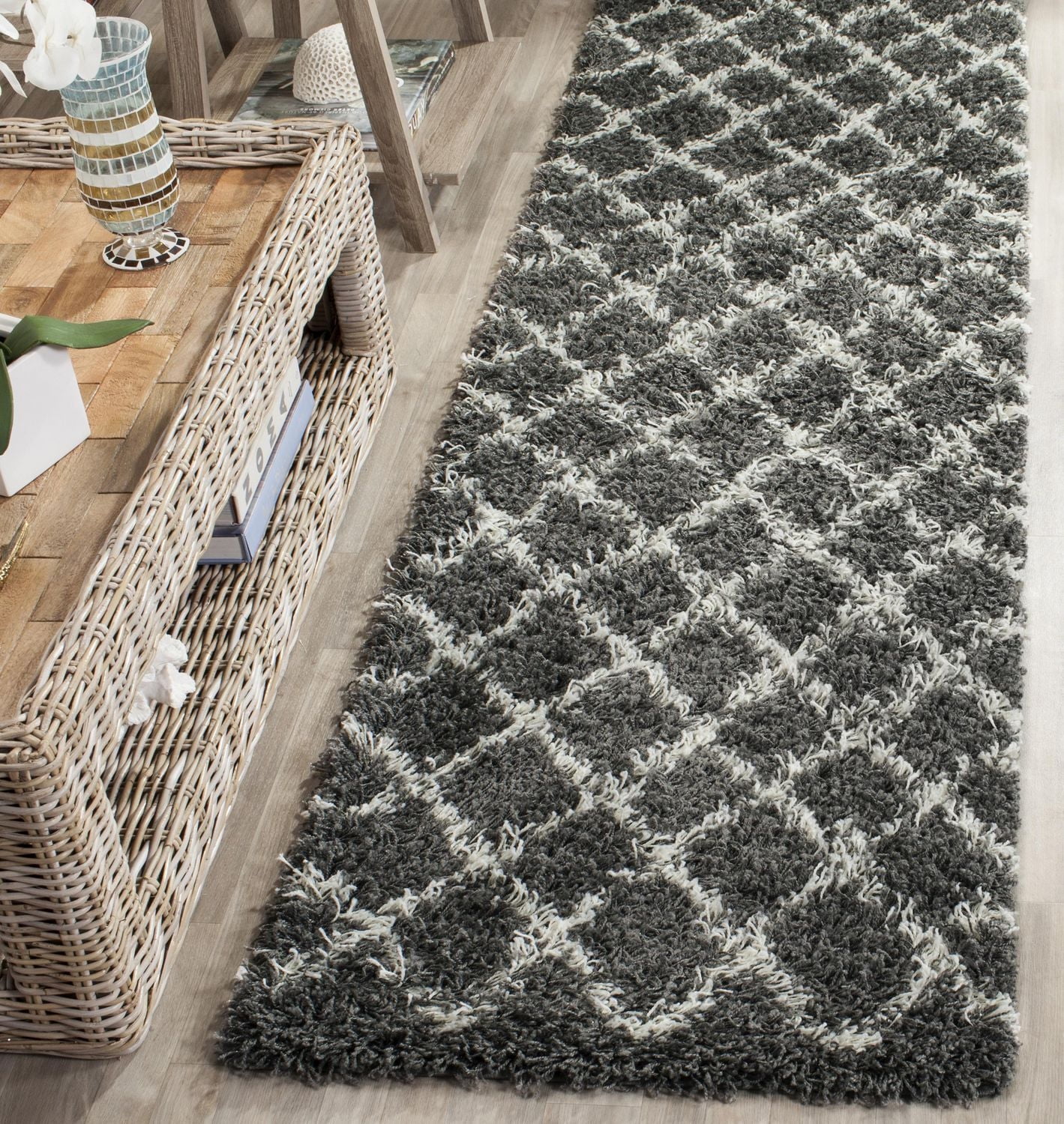 Safavieh Dallas Jerrie Geometric Shag Area Rug