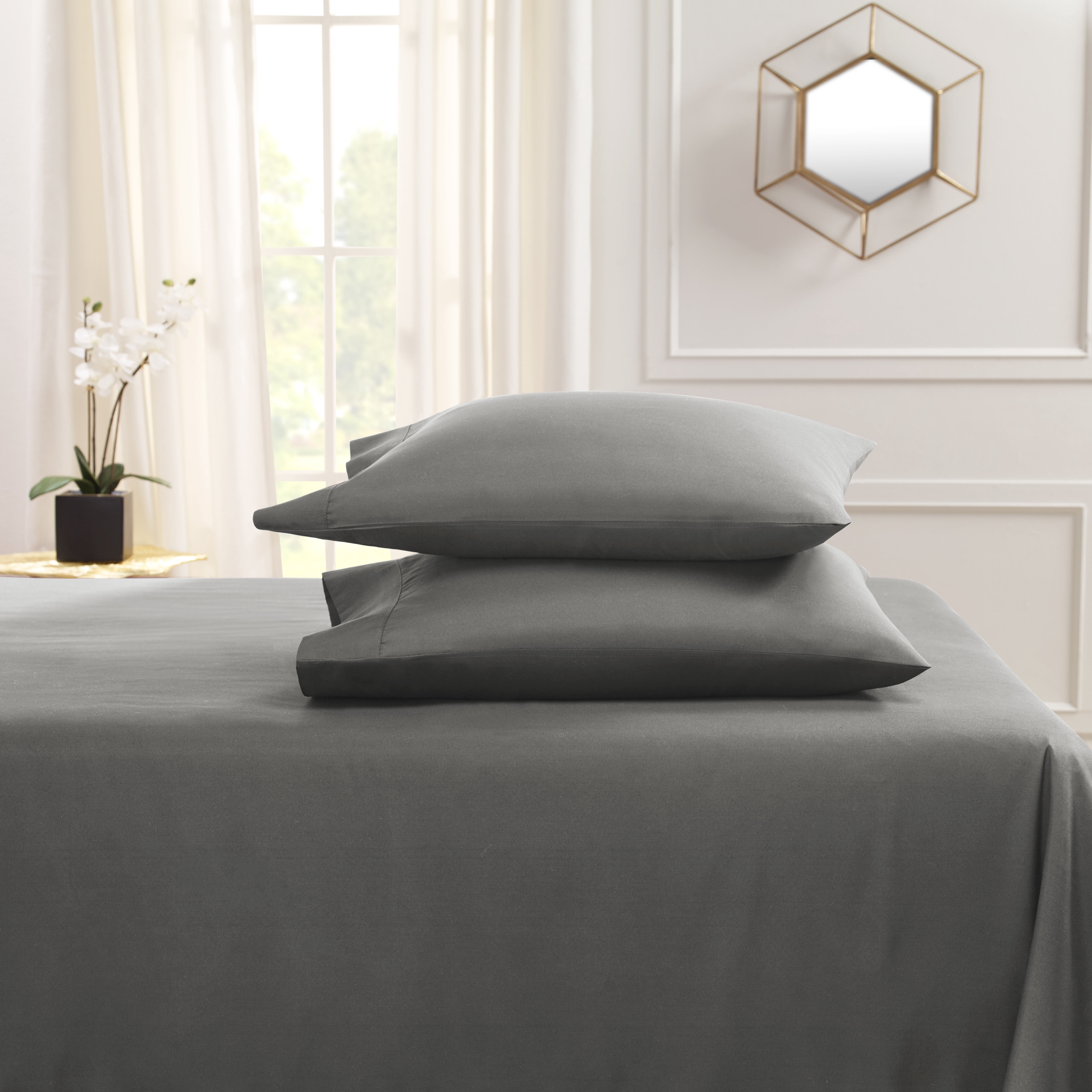 Hearth & Harbor Deep Pocket 3 Piece Solid Bed Sheet Set, 1800 Thread Count Microfiber Sheets, Twin, Gray