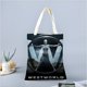thumbnail image 2 of Westworld Bolso de tela con estampado de lienzo para mujer, bolsa de compras reutilizable y estética, con cremallera interior, regalo para mujer, 35 × 40 cm., 2 of 6