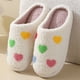 thumbnail image 4 of Pantuflas Peludas Suaves Con Punta Cerrada Felpa Forma Corazón Antideslizantes para El Invierno, 4 of 9