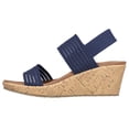 thumbnail image 2 of Sandalia con cuña Skechers Beverlee-Sheer Luck para mujer, color azul marino, 2 of 3