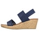 thumbnail image 2 of Sandalia con cuña Skechers Beverlee-Sheer Luck para mujer, color azul marino, 2 of 3