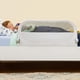 thumbnail image 2 of Barra de cama para niños pequeños Munchkin Sleep para camas individuales, matrimoniales y de matrimonio, 2 of 7