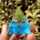 thumbnail image 1 of Mini pirámide de cristal natural, generador de energía, cuarzo, amatista, curación espiritual, cristal, chakra, pirámide de resina, 1 of 6