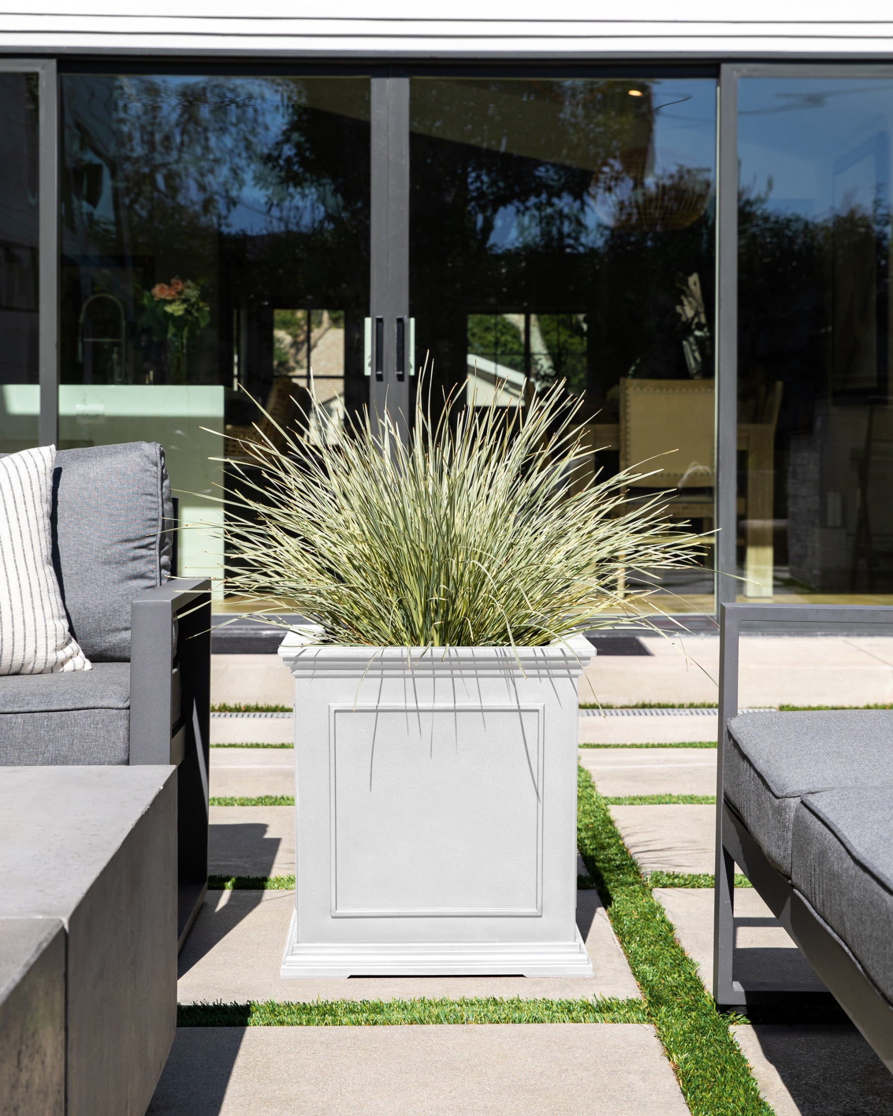 Veradek Brixton Cube 20" Plastic Planter - White