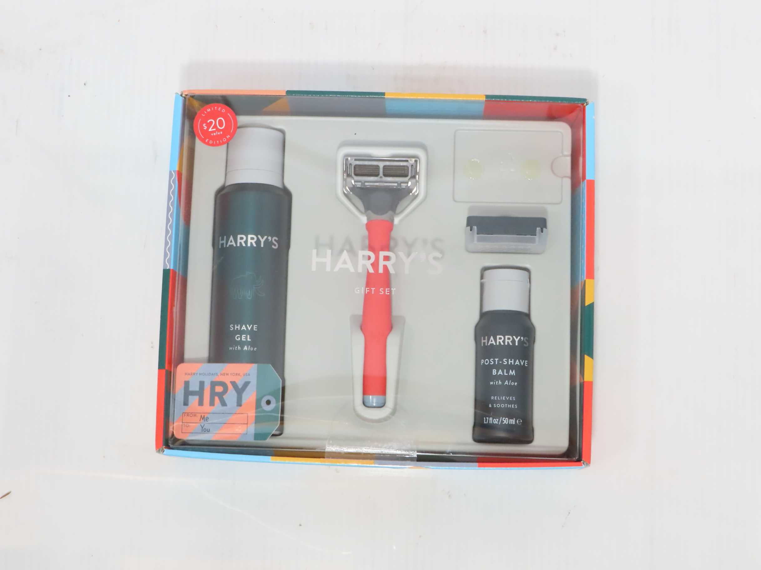 Harry?s Holiday Gift Set with Limited Edition(2019) Fireside Red Truman