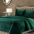 thumbnail image 1 of Juego de edredón Tribeca Living Luxury Velvet King Size, color verde, 1 of 5