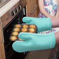 thumbnail image 4 of Alselo Manoplas De Horno Guantes De Cocina De Silicona Resistentes Al Calor Para 550 Grados Con Impermeables Y Antideslizantes Juego De 2 Guantes De Horno Para Hornear Cocinar Barbacoa Microondas Lava, 4 of 5